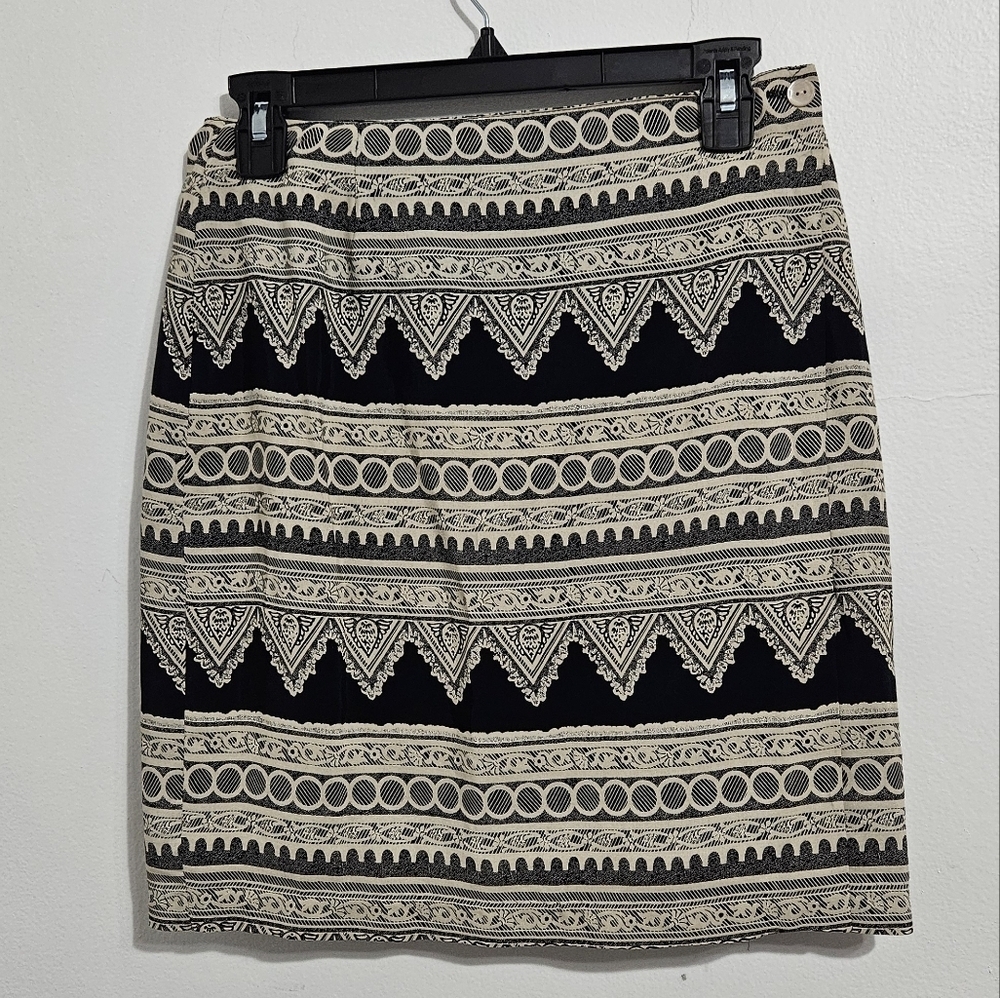 Vintage 90's L' Amadei wrap skirt. Fully lined. Excellent condition. Size 8.